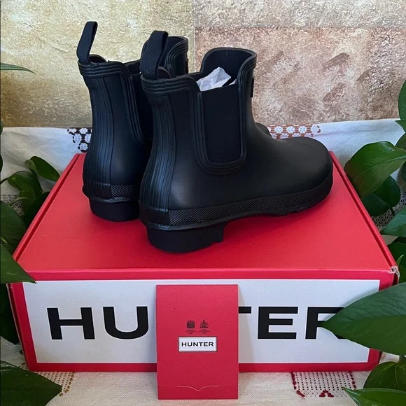 NEW Hunter Women’s Original Chelsea Waterproof Rubber Ankle Rain Boots, Size 7 - Picture 6 of 16